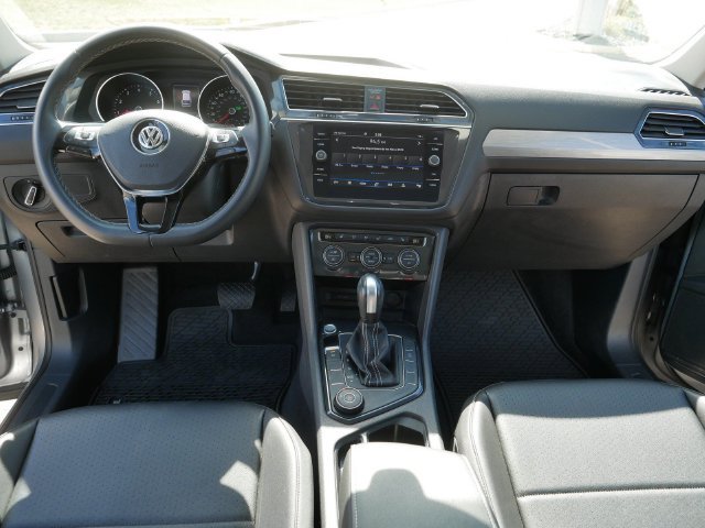 Used 2021 Volkswagen Tiguan SE w/ Panoramic Sunroof Package AWD/4WD image 23