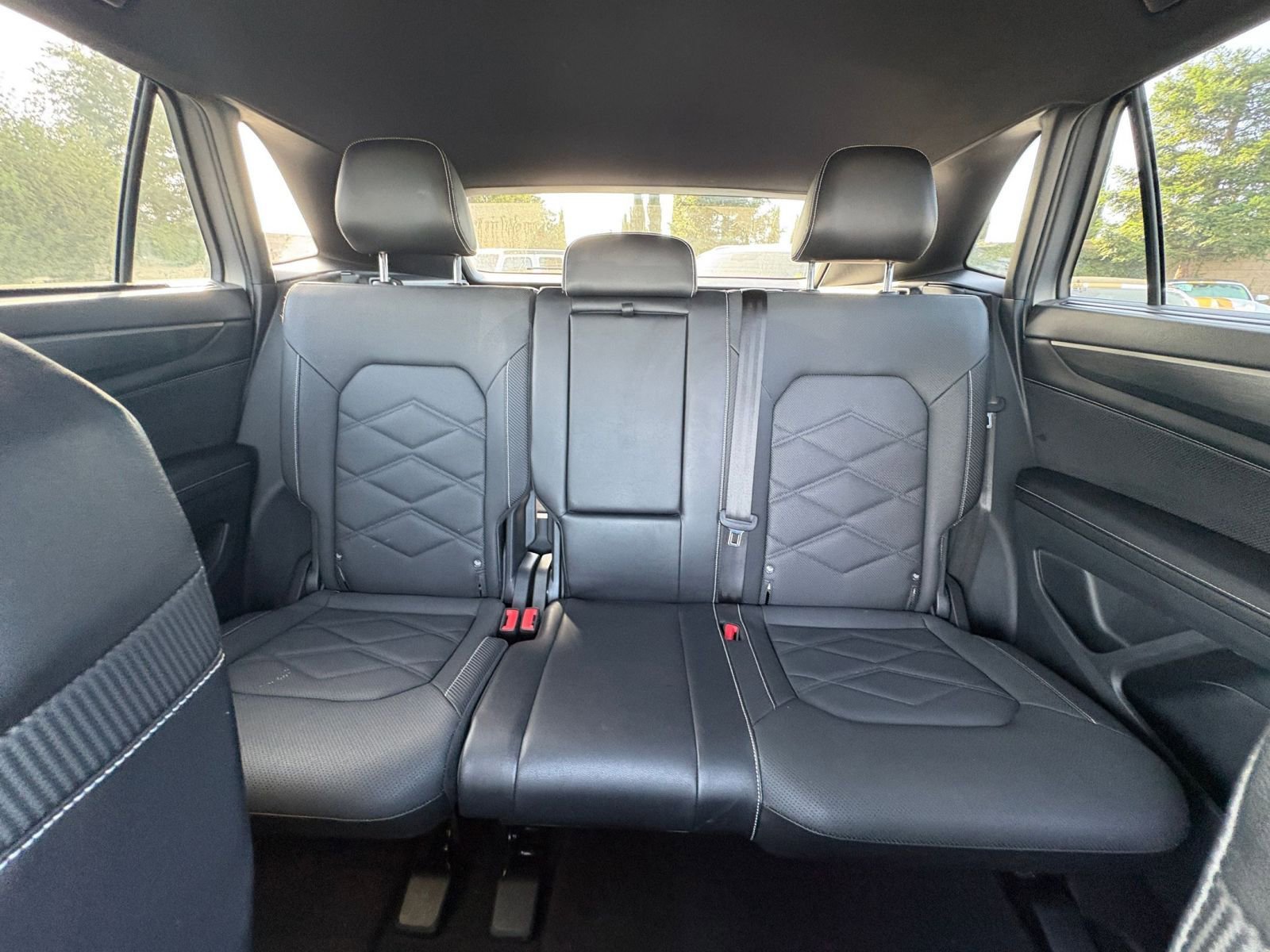 Used 2025 Volkswagen Atlas Cross Sport SE image 40