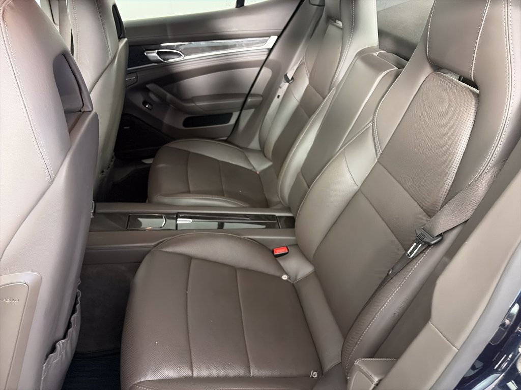 Used 2015 Porsche Panamera image 13