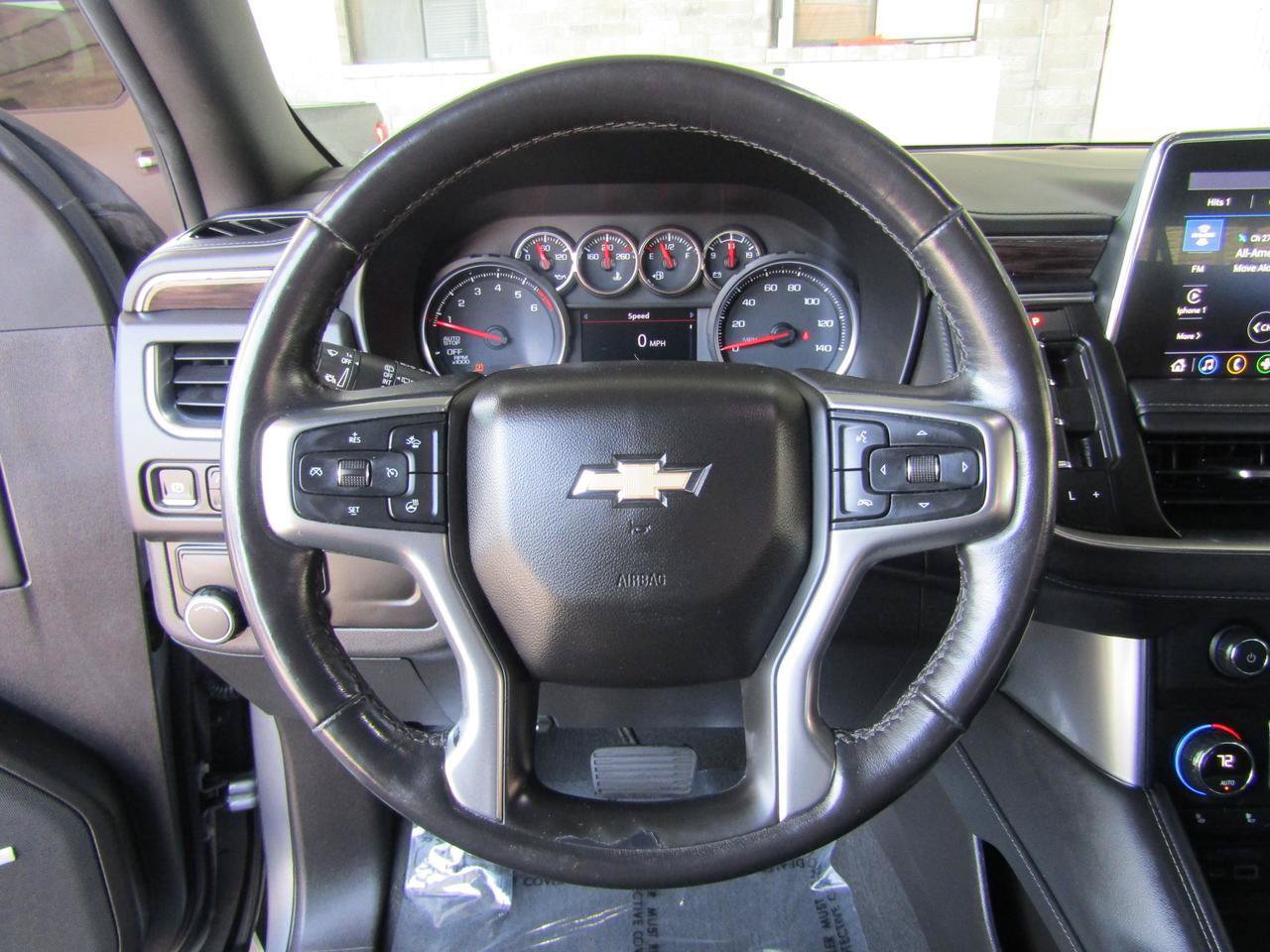 Used 2021 Chevrolet Suburban LT w/ Luxury Package RWD image 15