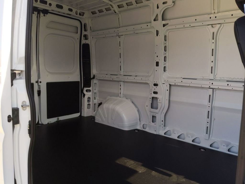New 2025 RAM ProMaster 1500 w/ Quick Order Package 22G SLT image 18
