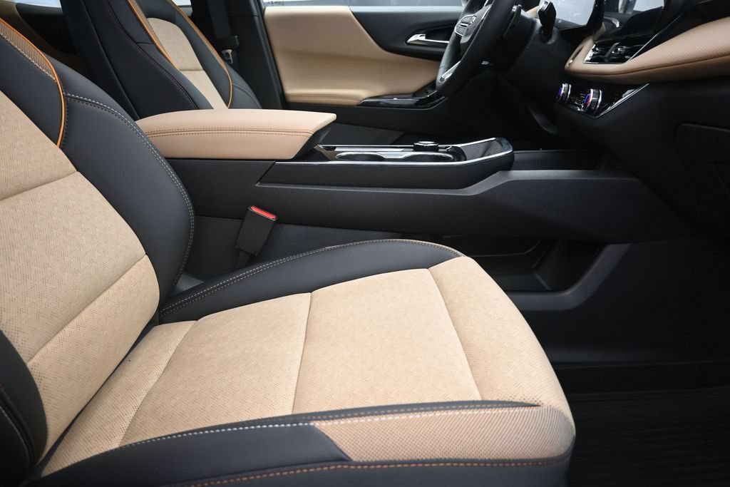 New 2026 Chevrolet Equinox ACTIV w/ Convenience Package III FWD image 25