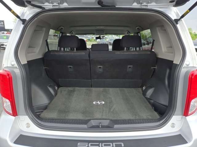 Used 2014 Scion xB FWD image 9