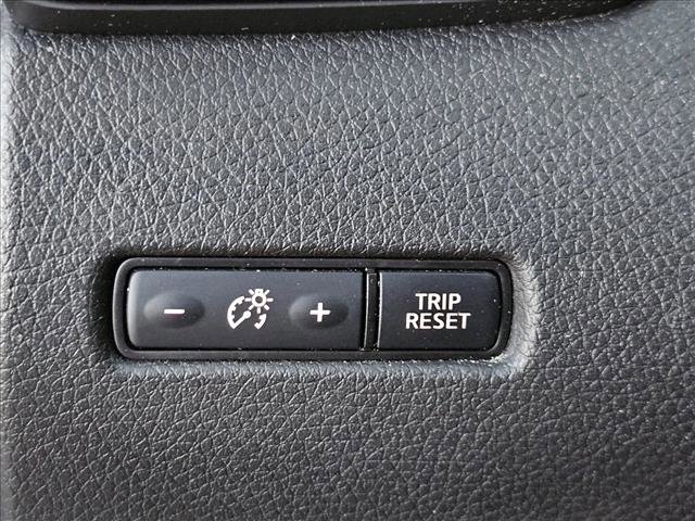 Used 2019 Nissan Rogue S w/ Special Edition Package FWD image 8