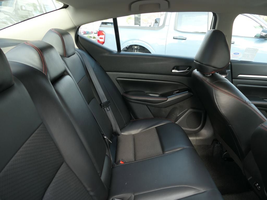 Used 2024 Nissan Altima 2.5 SR FWD image 24
