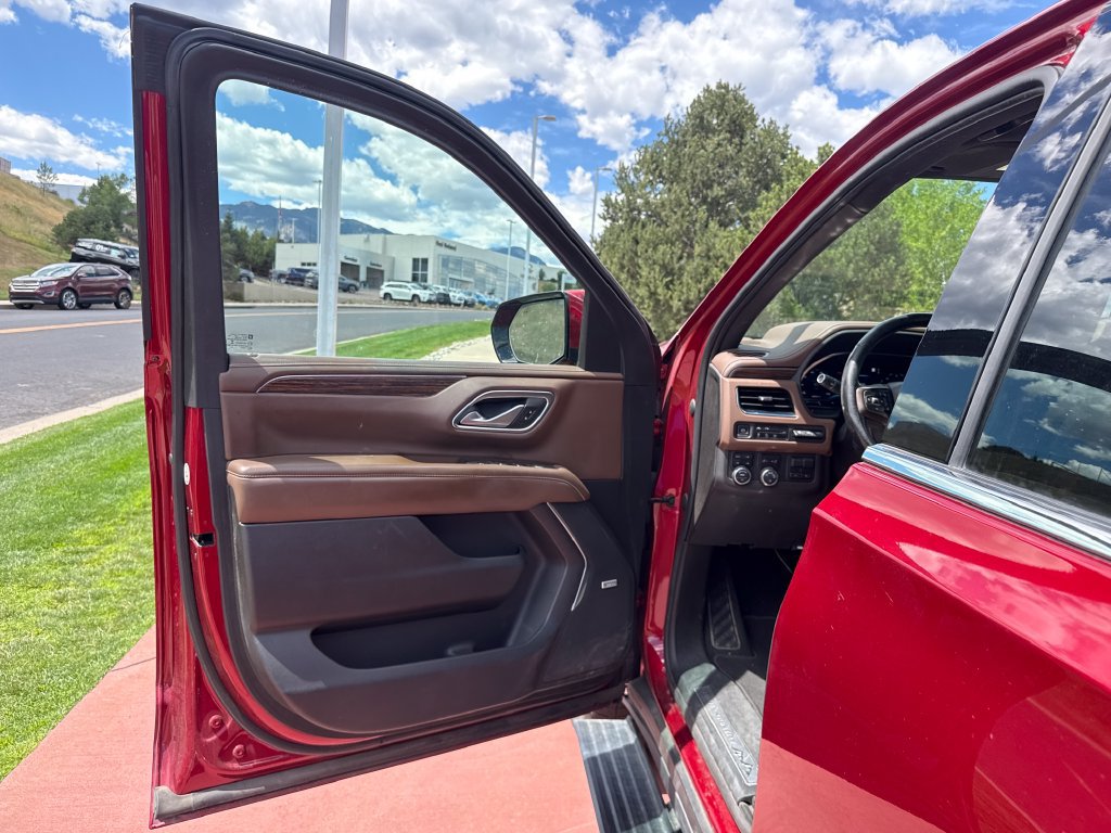 Used 2022 Chevrolet Tahoe High Country AWD/4WD image 9