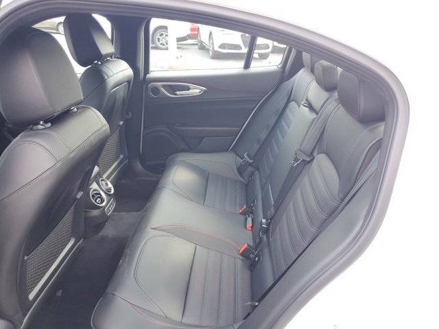 New 2025 Alfa Romeo Giulia w/ Driving Assist Package image 7