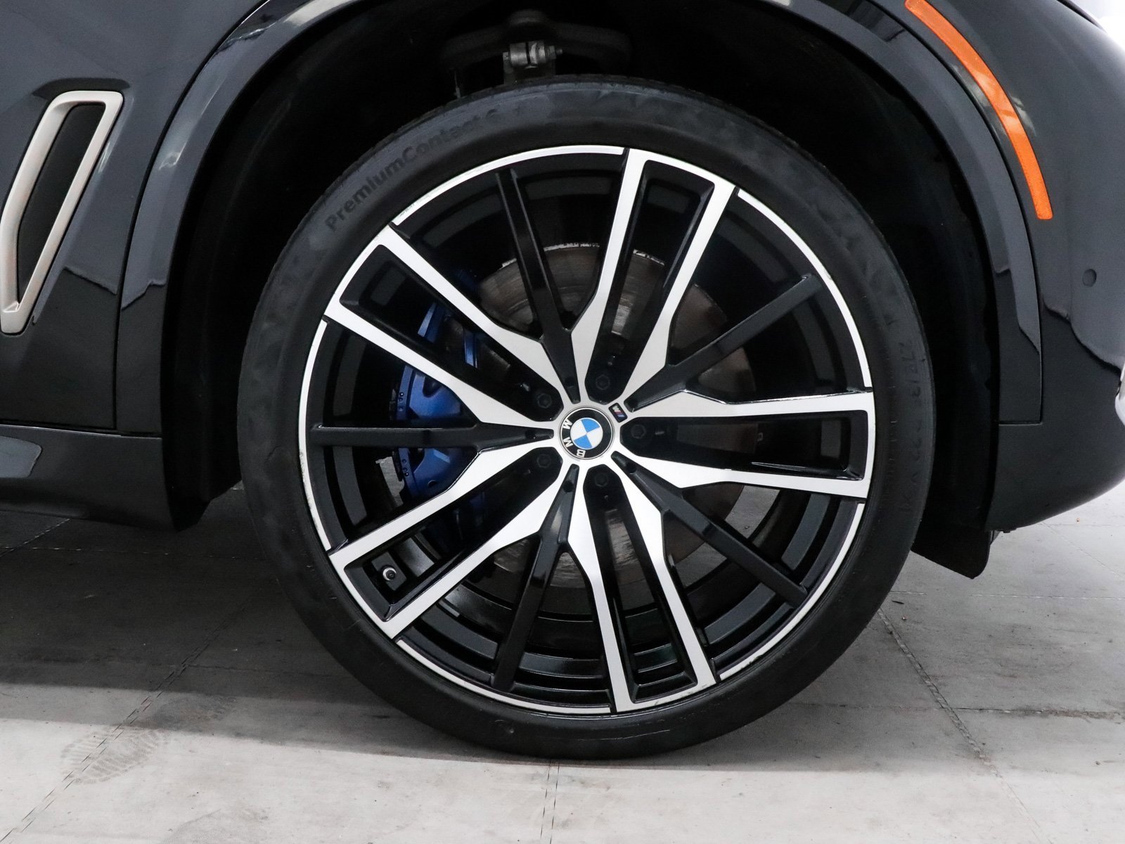 Used 2022 BMW X5 M50i w/ Executive Package image 11