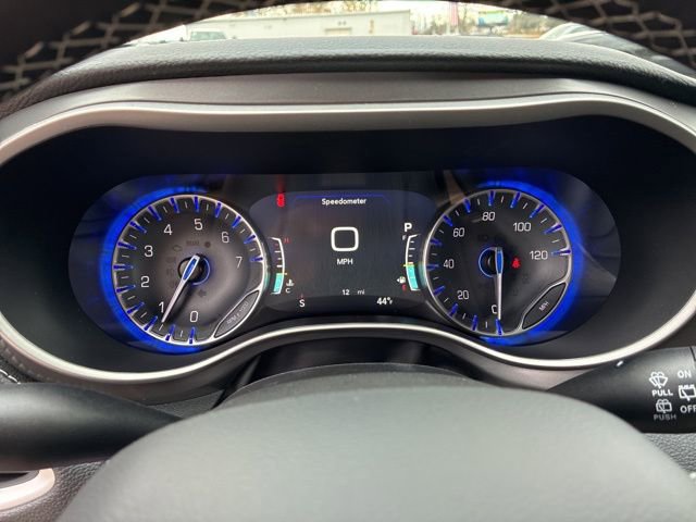 New 2026 Chrysler Pacifica Select image 15