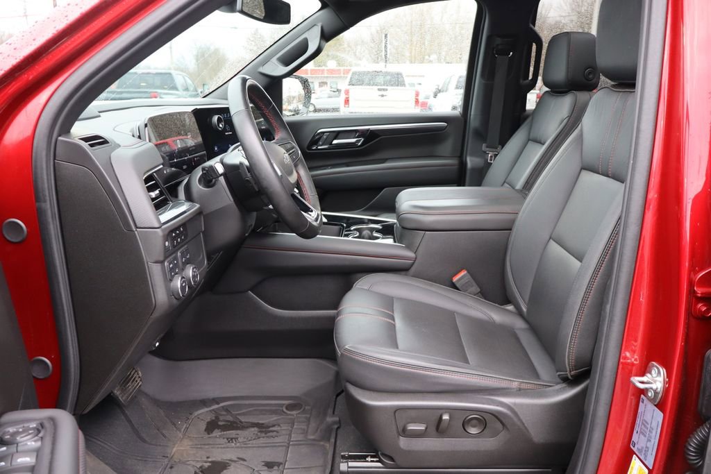 Used 2025 Chevrolet Tahoe RST w/ Comfort Package image 5