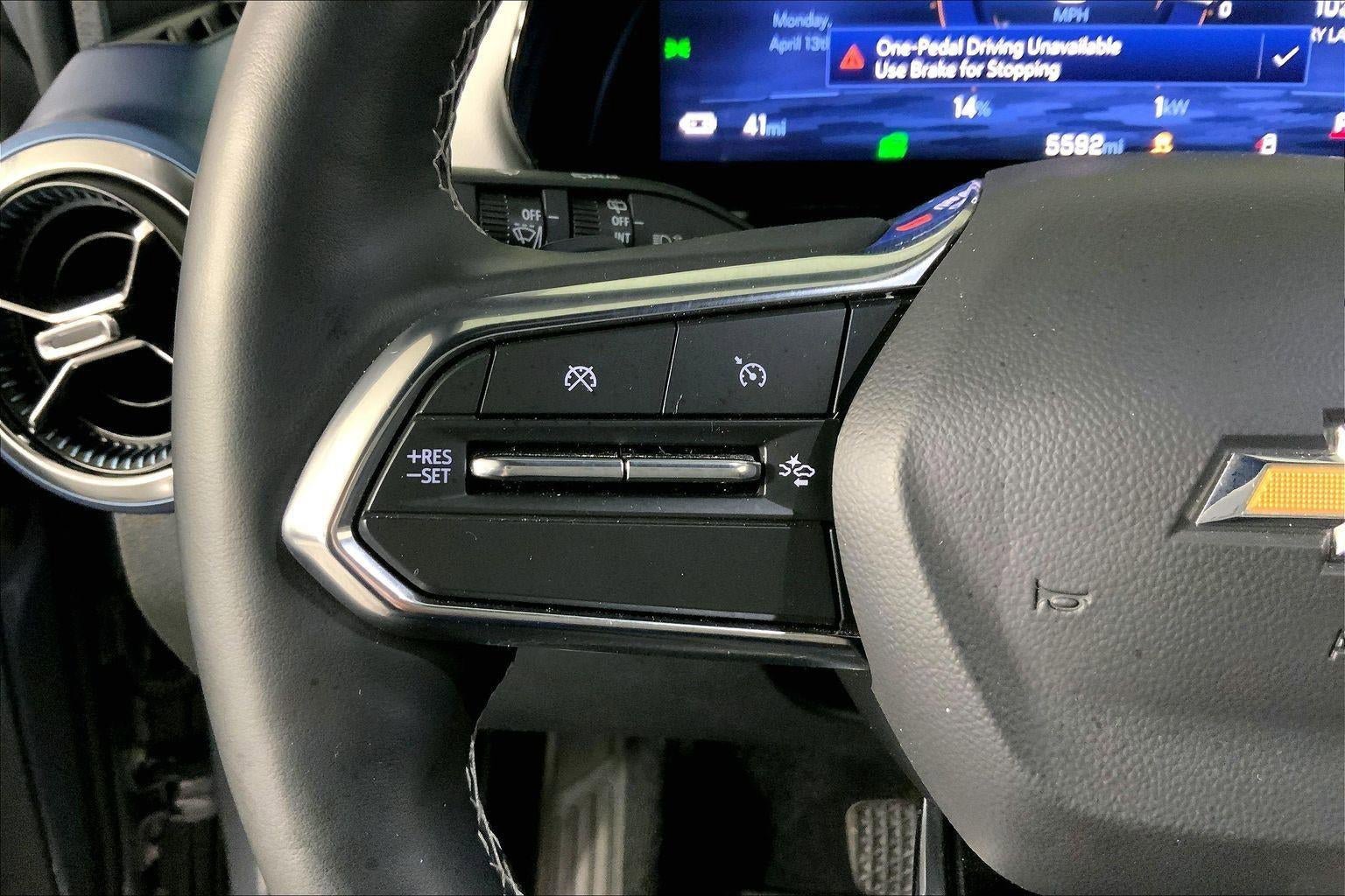 Used 2025 Chevrolet Equinox EV LT FWD image 18