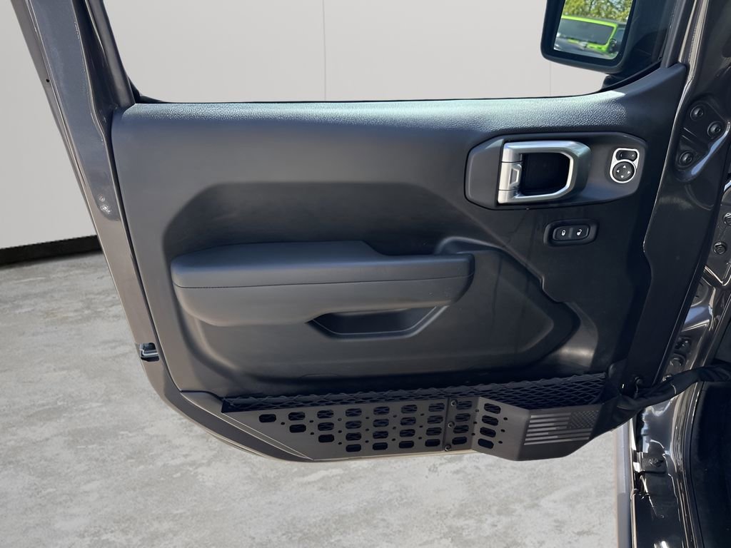 Used 2024 Jeep Wrangler Willys image 25