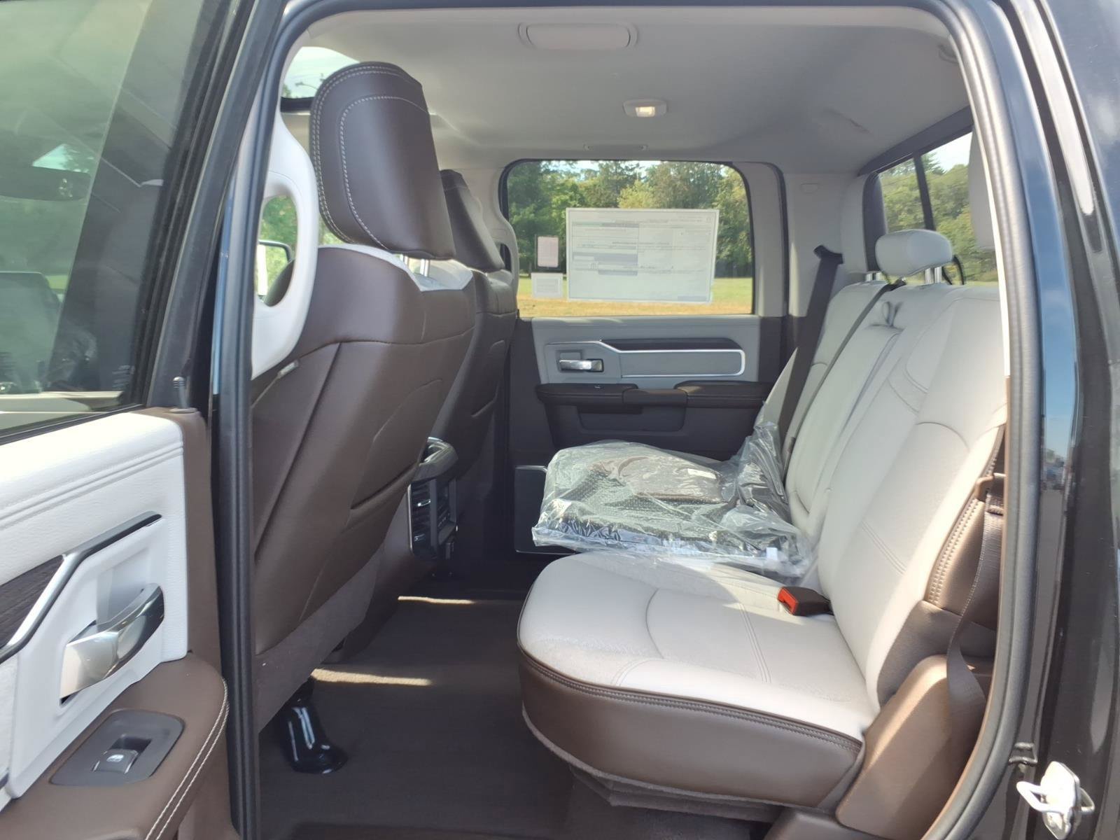 New 2027 RAM 3500 Laramie AWD/4WD image 11