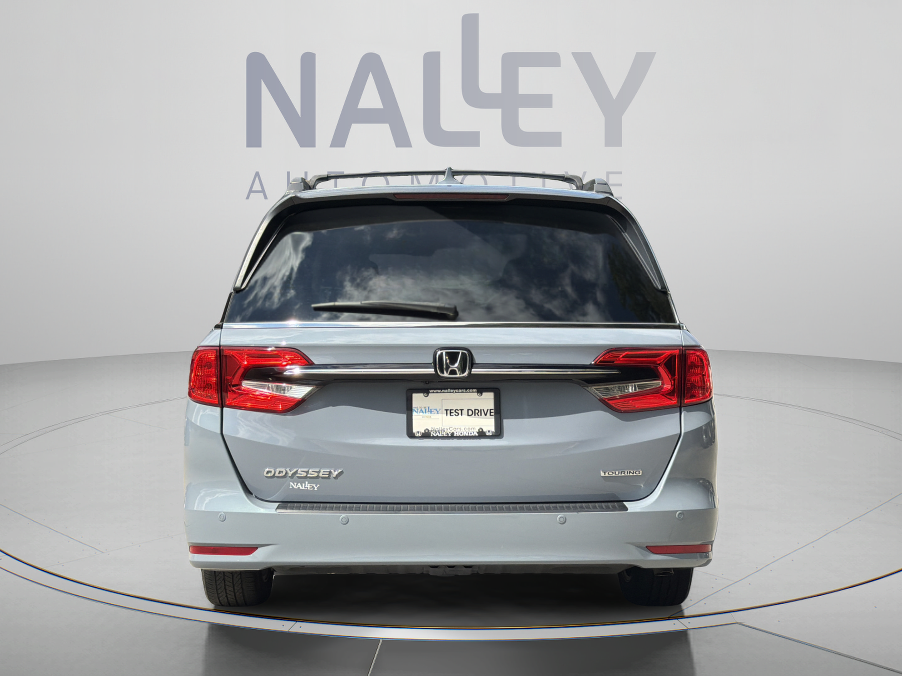 Used 2024 Honda Odyssey Touring image 3
