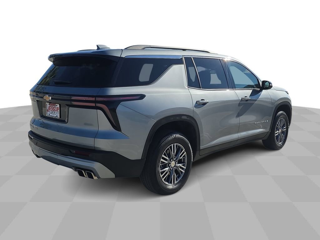 Used 2025 Chevrolet Traverse LT image 8