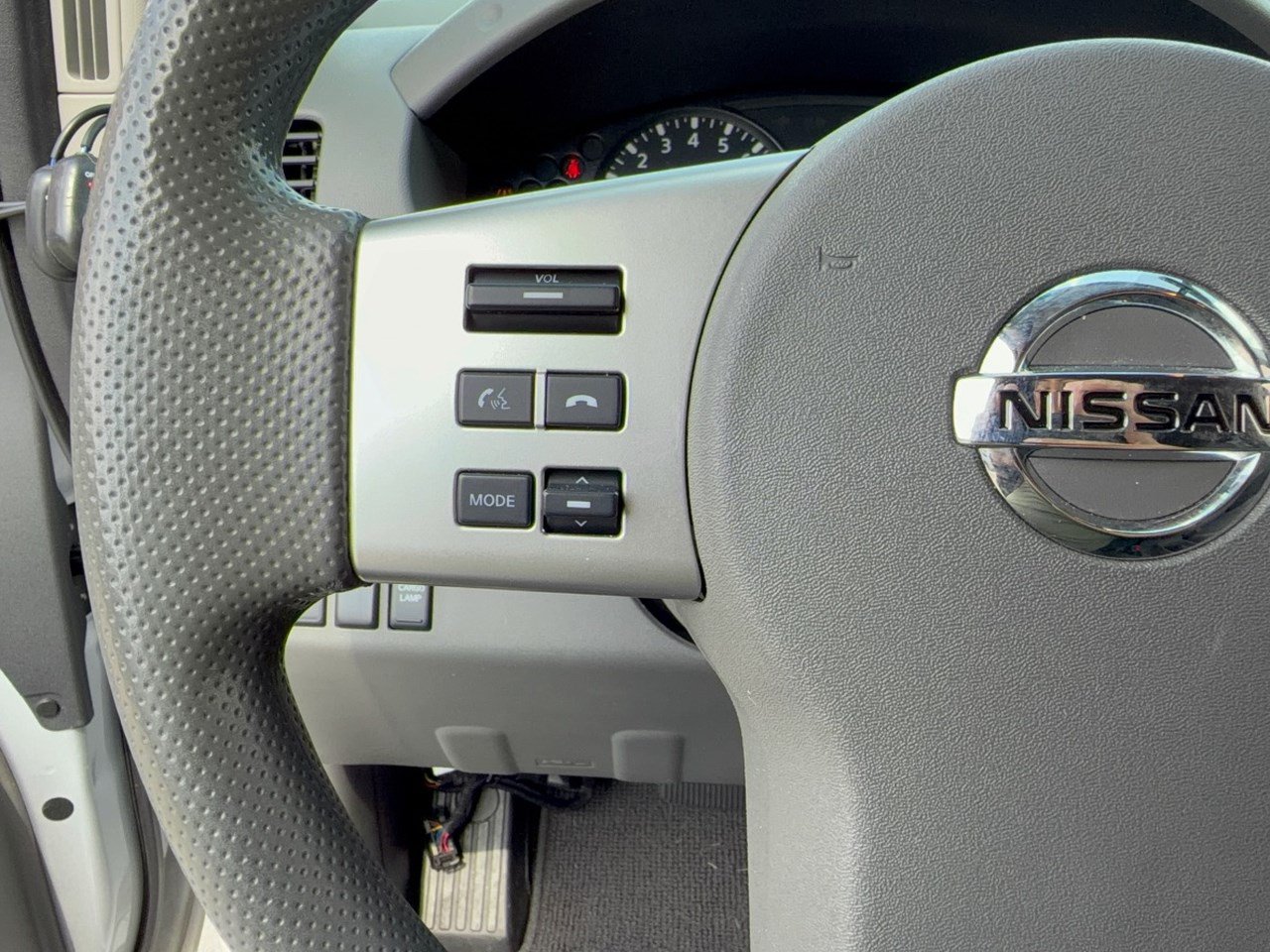 Used 2020 Nissan Frontier SV RWD image 18