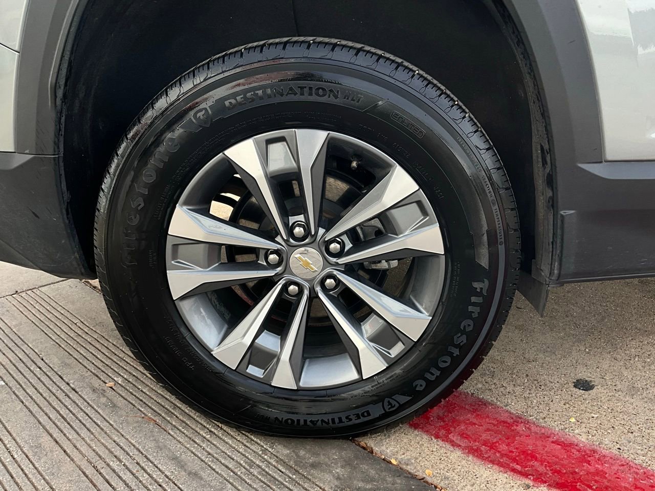 Used 2025 Chevrolet Equinox LT image 9