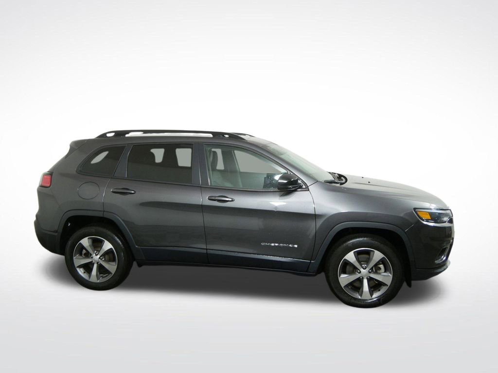 Used 2022 Jeep Cherokee Limited AWD/4WD image 2