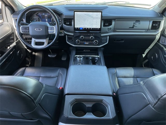 Used 2023 Ford Expedition Max XLT image 11