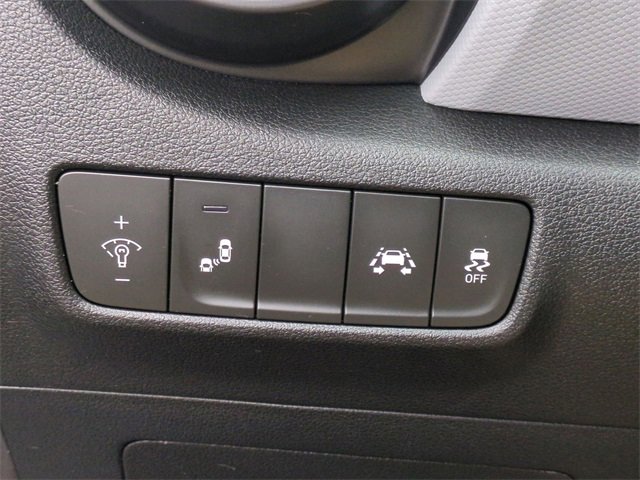 Used 2019 Hyundai Kona SEL w/ SEL Tech Package 02 image 18