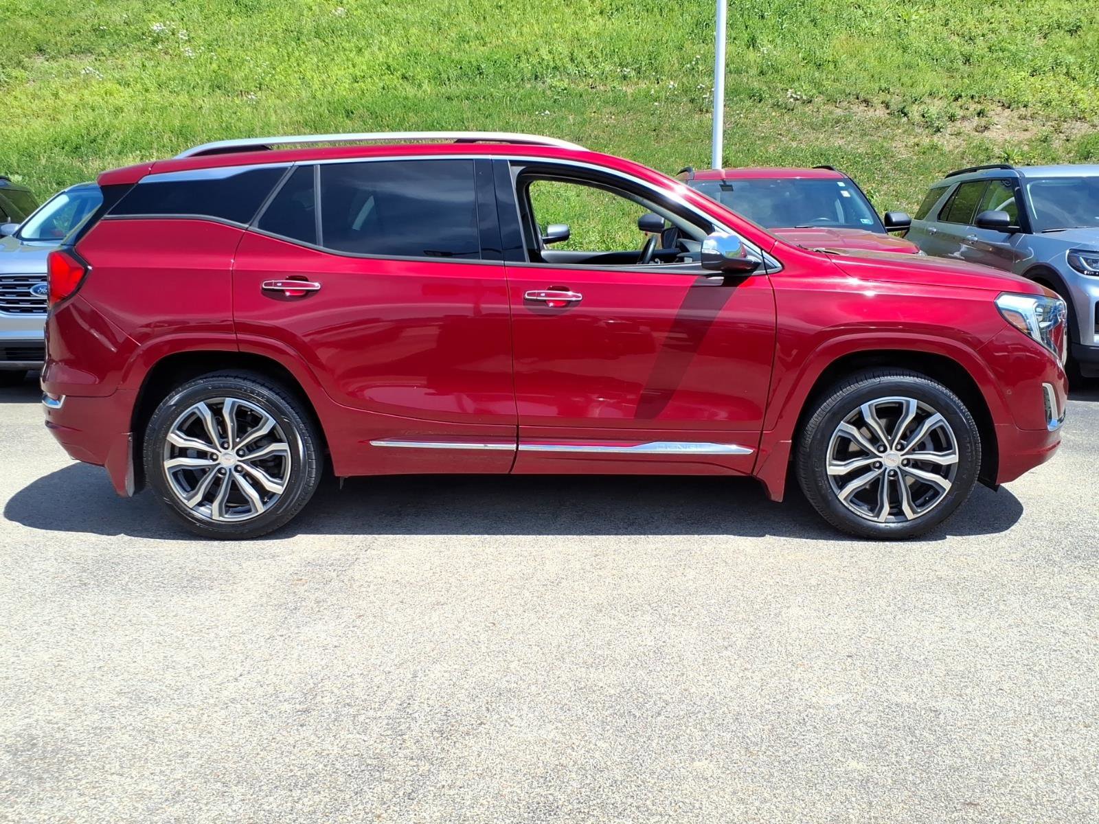 Used 2019 GMC Terrain Denali w/ Advanced Safety Package AWD/4WD image 6