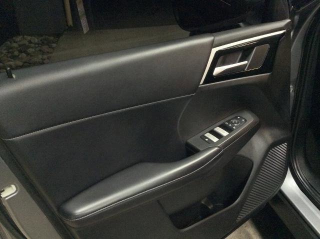 Used 2023 Mitsubishi Outlander SE image 38