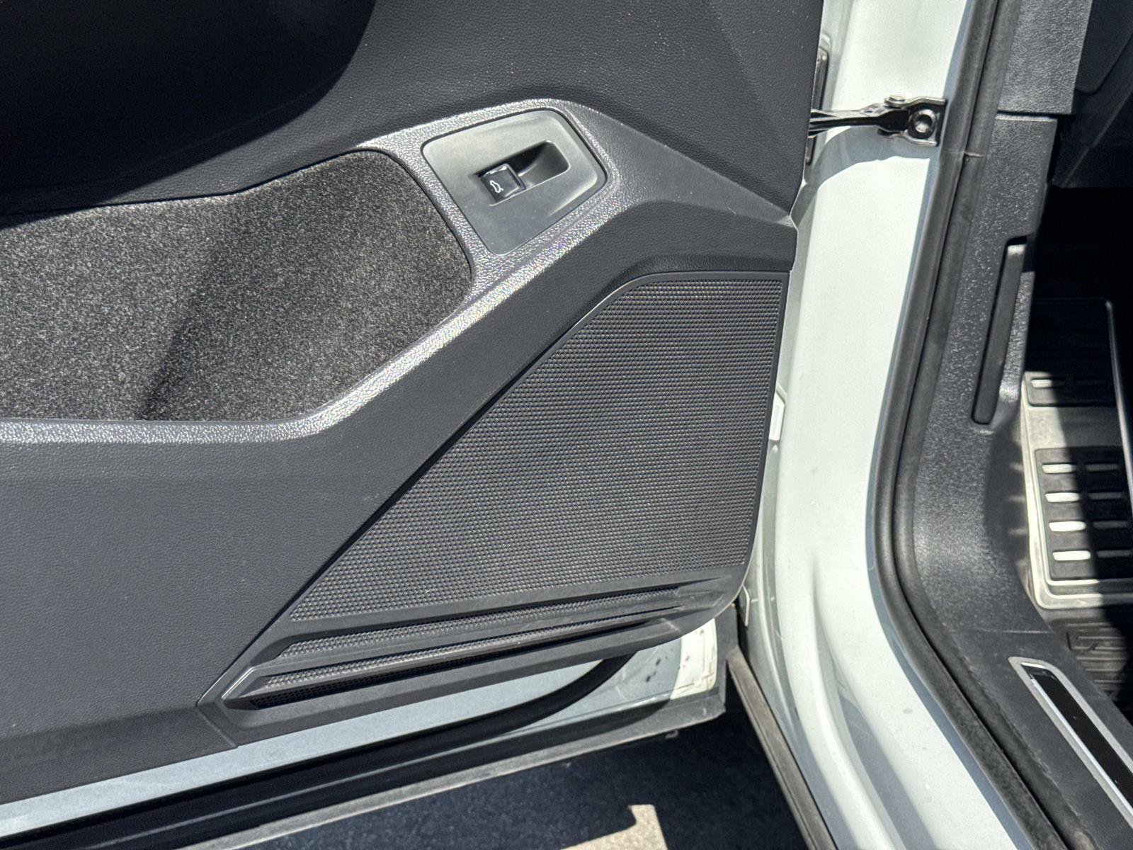 Certified 2024 Volkswagen Tiguan SE R-Line FWD image 22
