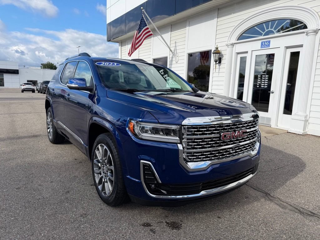 Certified 2023 GMC Acadia Denali w/ Denali Technology Package AWD/4WD image 3