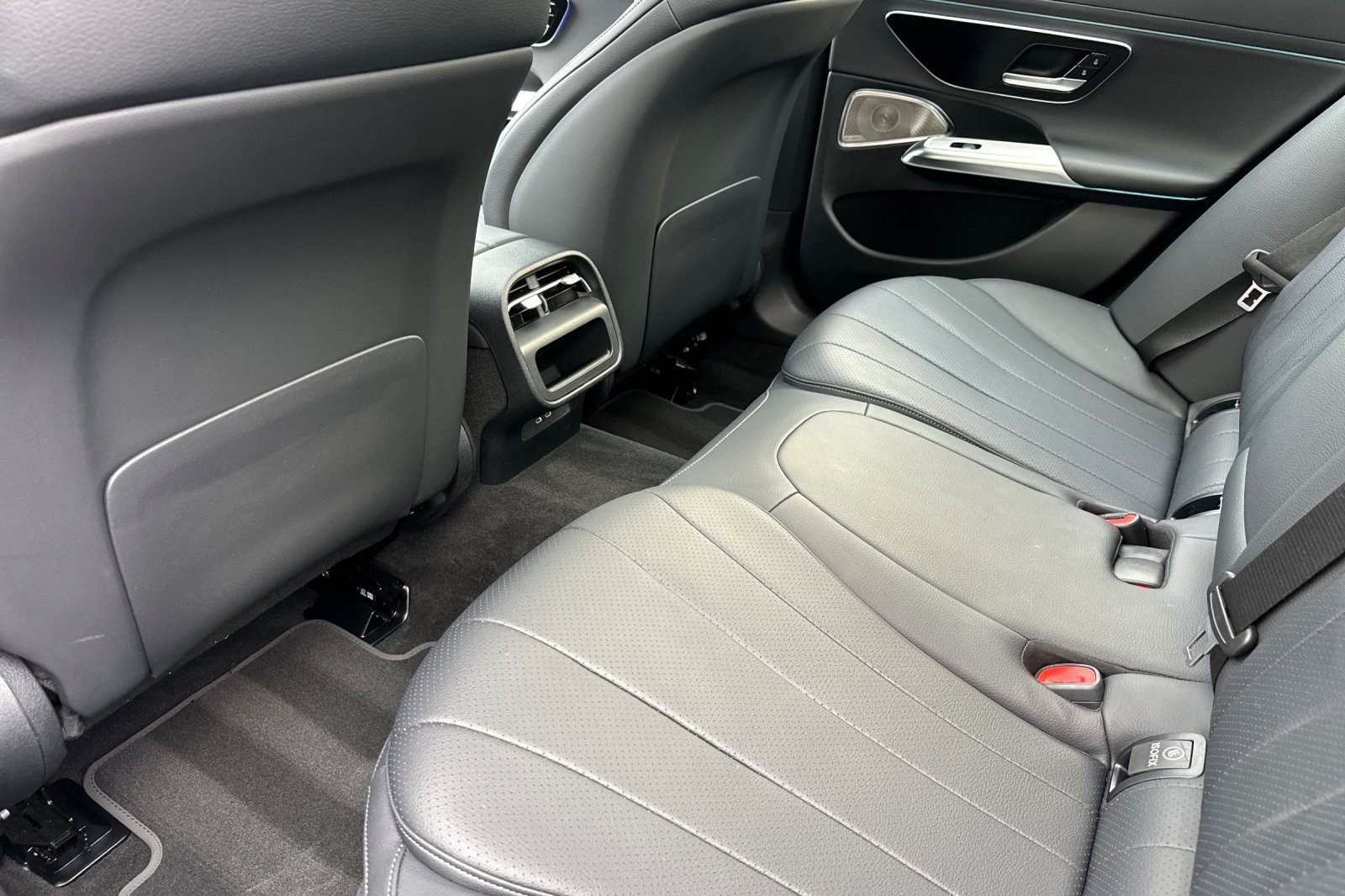 Used 2024 Mercedes-Benz E 350 4MATIC Sedan image 11