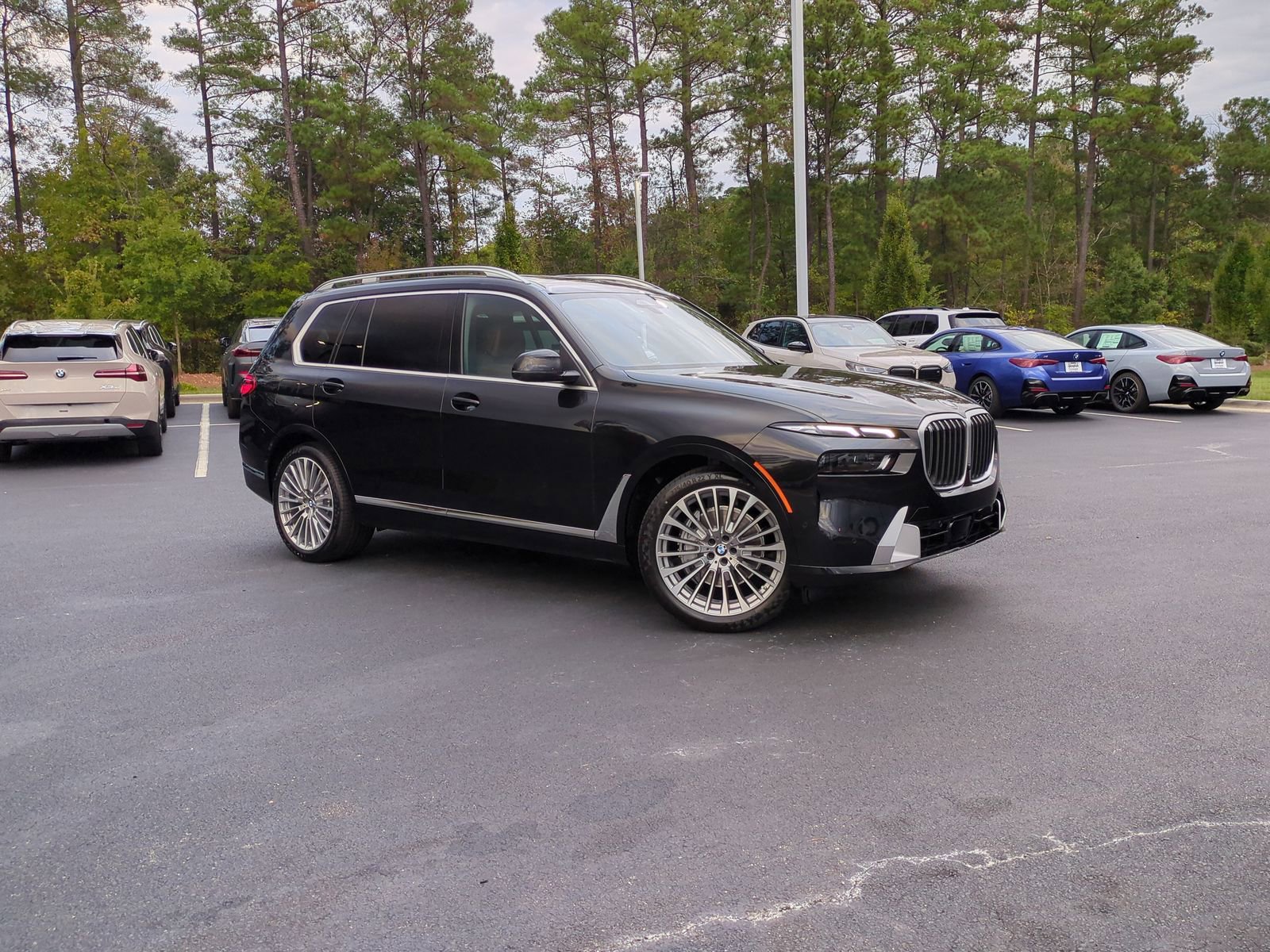 New 2026 BMW X7 xDrive40i w/ Executive Package image 2