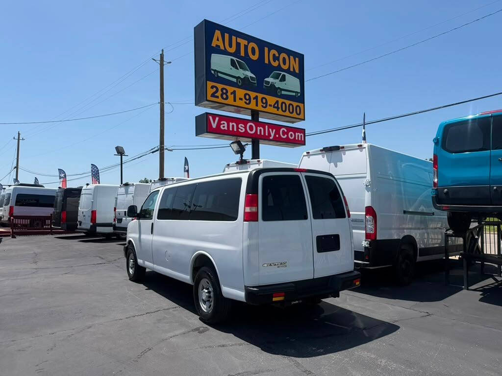 Used 2016 Chevrolet Express 2500 LS RWD image 2