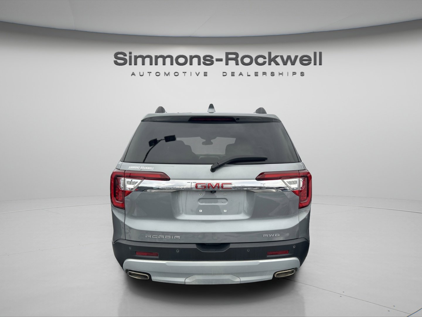 Used 2023 GMC Acadia SLE w/ Driver Convenience Package image 5