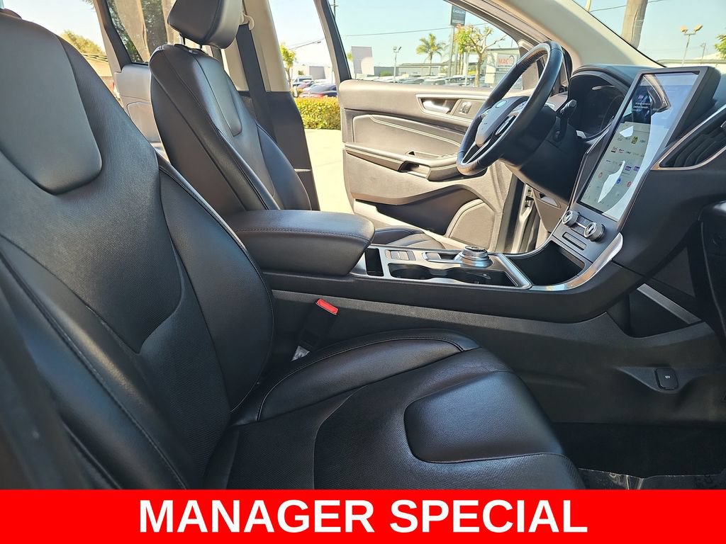 Used 2022 Ford Edge Titanium w/ Equipment Group 301A AWD/4WD image 10