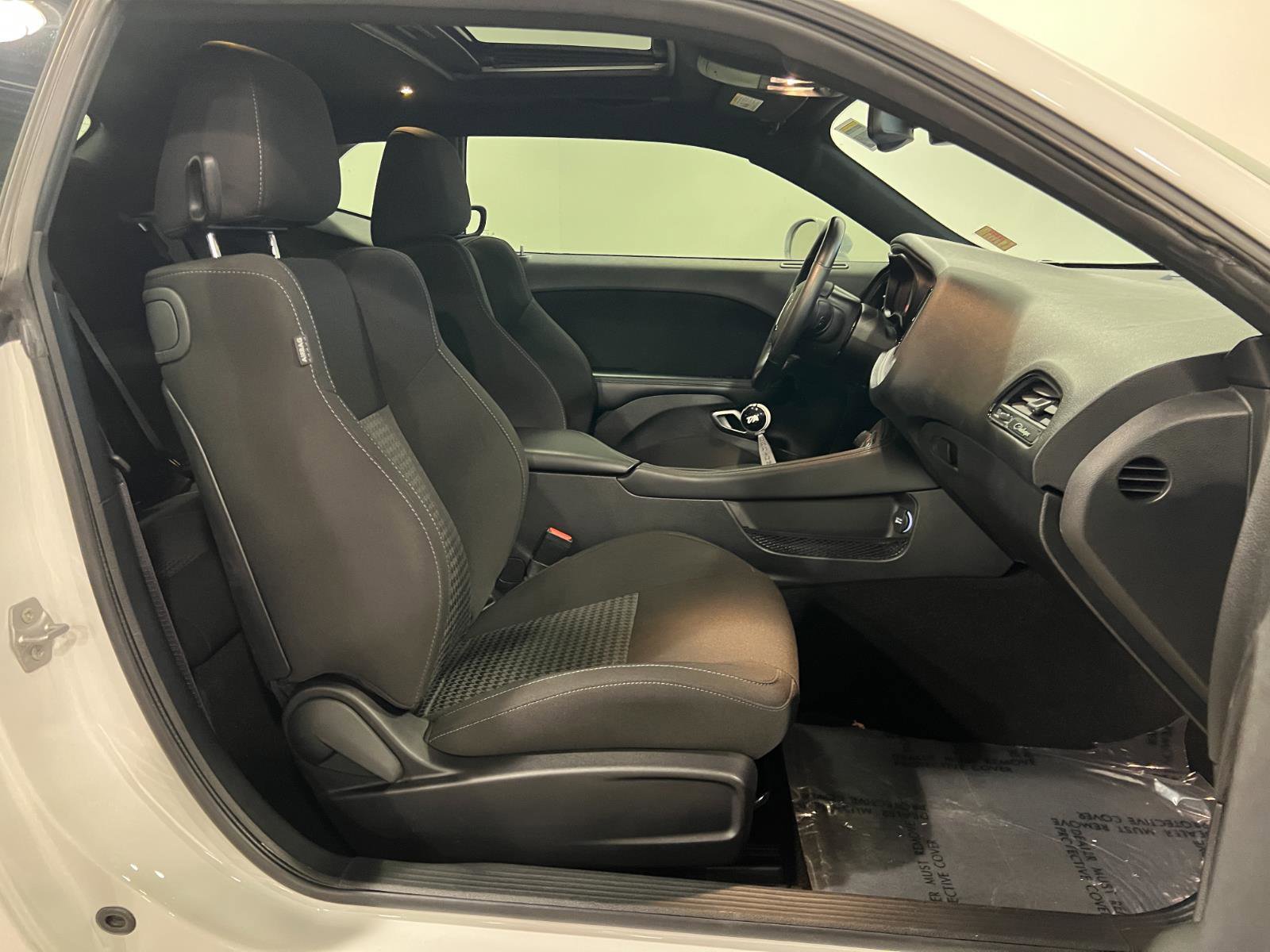 Used 2023 Dodge Challenger R/T w/ T/A Package image 31