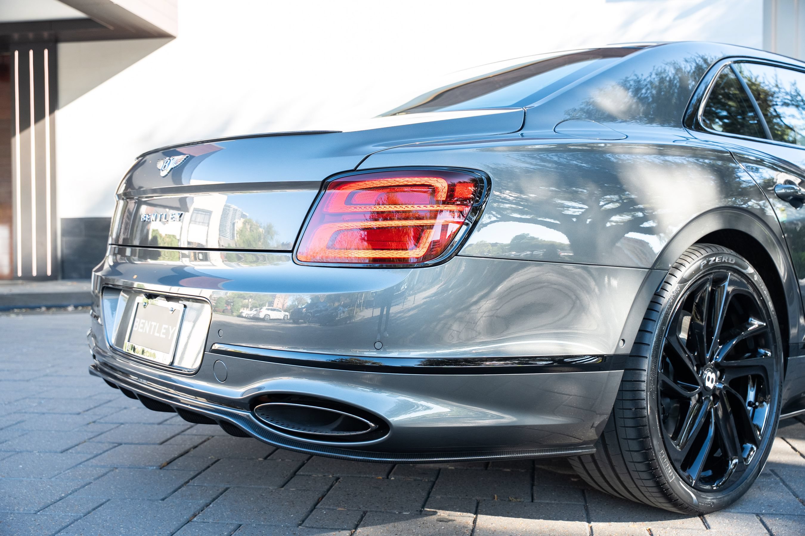 Certified 2025 Bentley Flying Spur Plug-In Hybrid AWD/4WD image 52