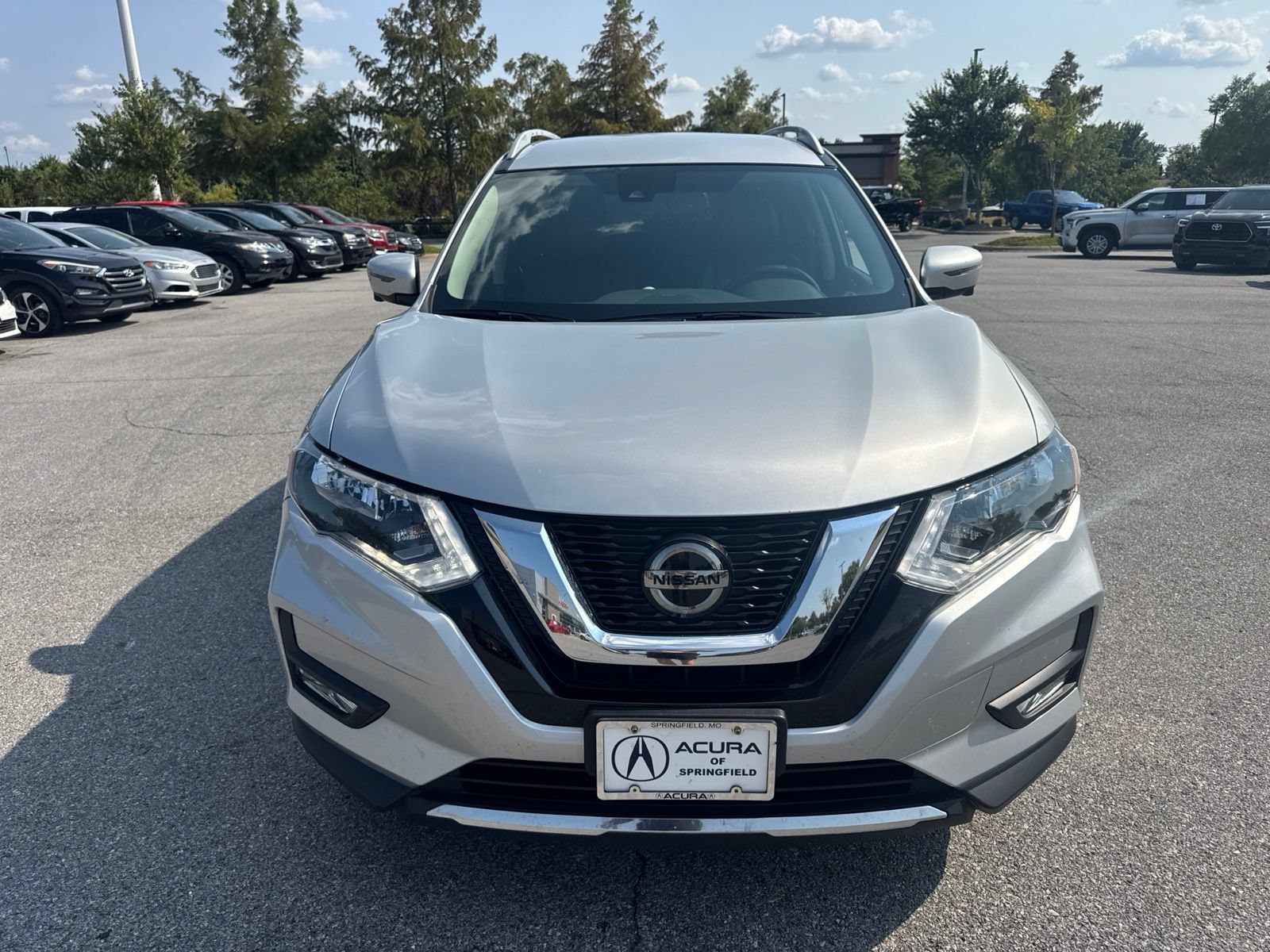 Used 2019 Nissan Rogue SL AWD/4WD image 2