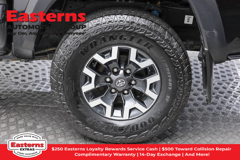Used 2021 Toyota Tacoma TRD Off-Road AWD/4WD image 9