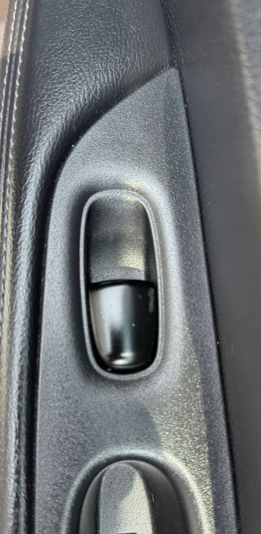 Used 2016 Nissan Rogue S FWD image 29