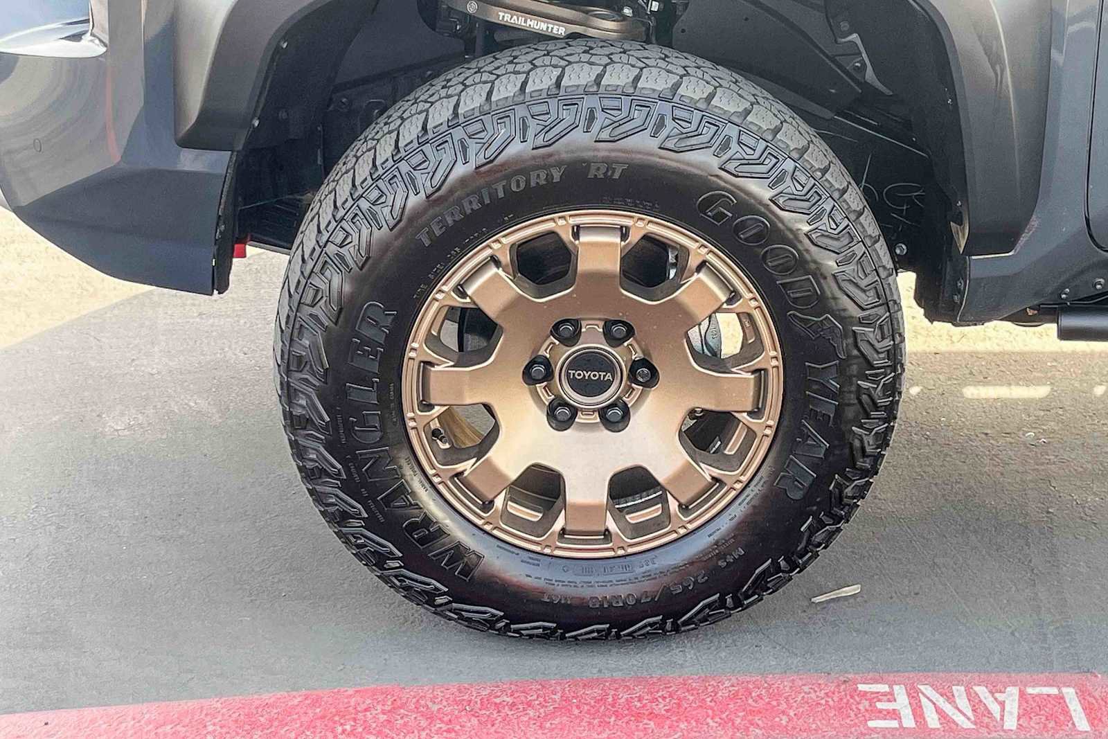 Used 2025 Toyota Tacoma 4x4 Double Cab Hybrid image 9