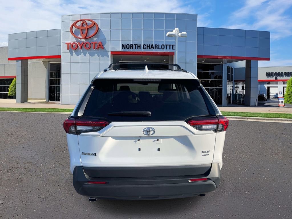 Used 2024 Toyota RAV4 XLE w/ Convenience Package image 9