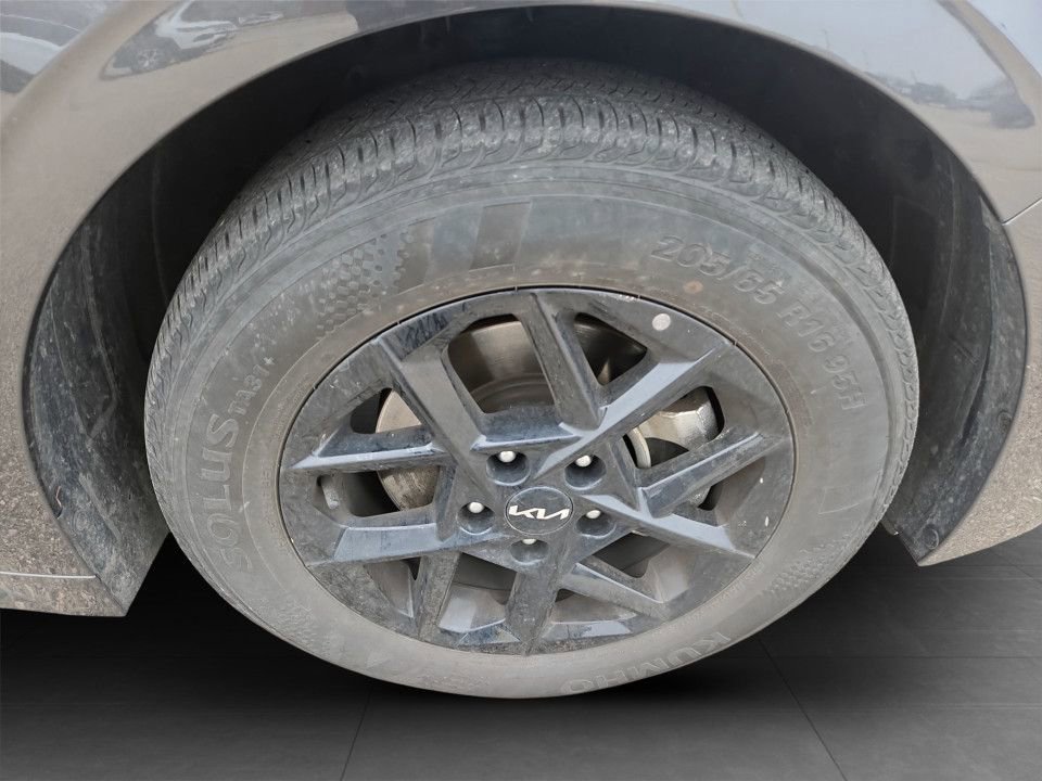 Used 2025 Kia K5 LXS image 35