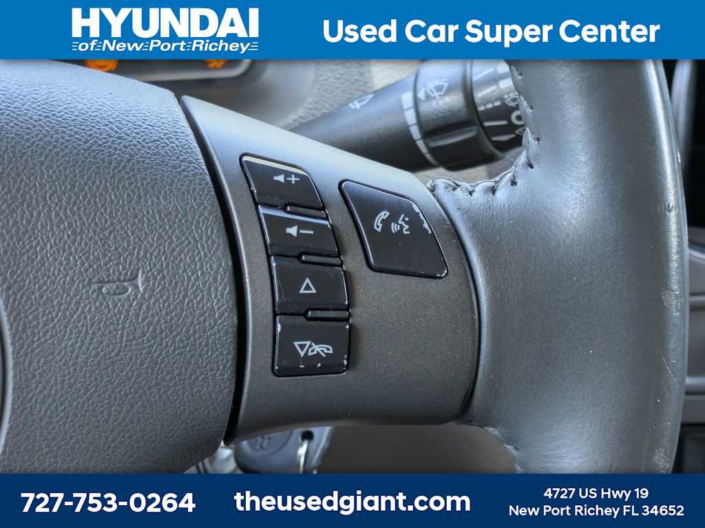 Used 2010 Chevrolet HHR LT FWD image 28