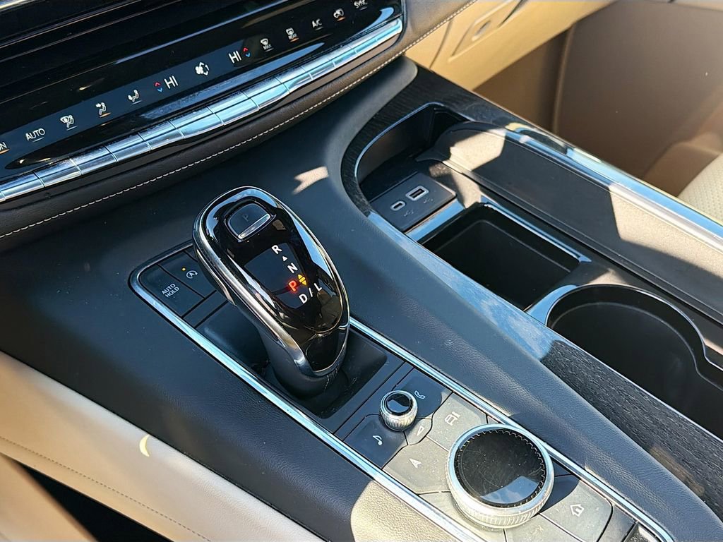 Used 2022 Cadillac Escalade ESV Premium Luxury image 17