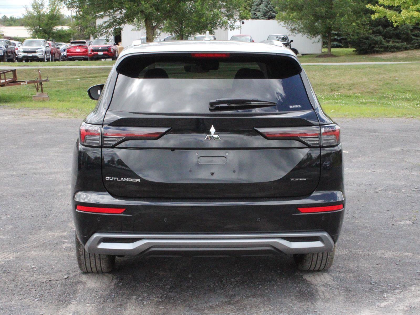 New 2025 Mitsubishi Outlander Platinum Edition image 8