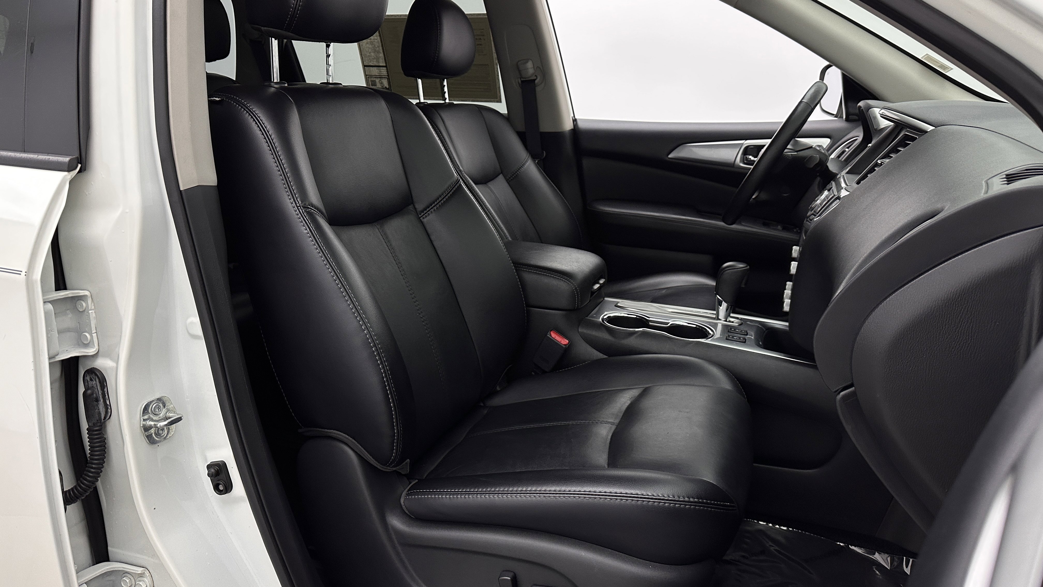 Used 2019 Nissan Pathfinder SL w/ Cargo Package image 42