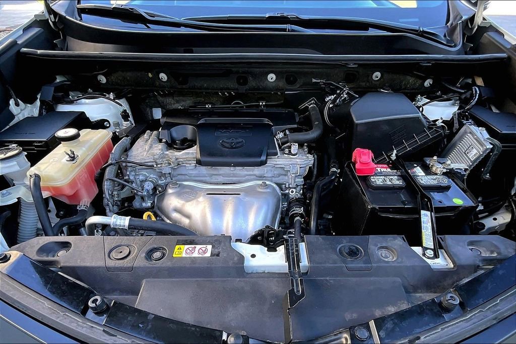 Used 2018 Toyota RAV4 SE w/ Advanced Technology Package image 30