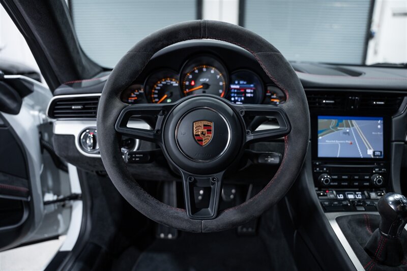 Used 2018 Porsche 911 GT3 RWD image 19
