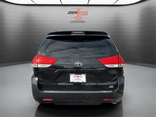 Used 2012 Toyota Sienna LE image 8