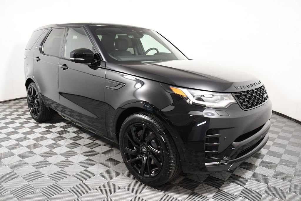Certified 2025 Land Rover Discovery Dynamic SE image 7