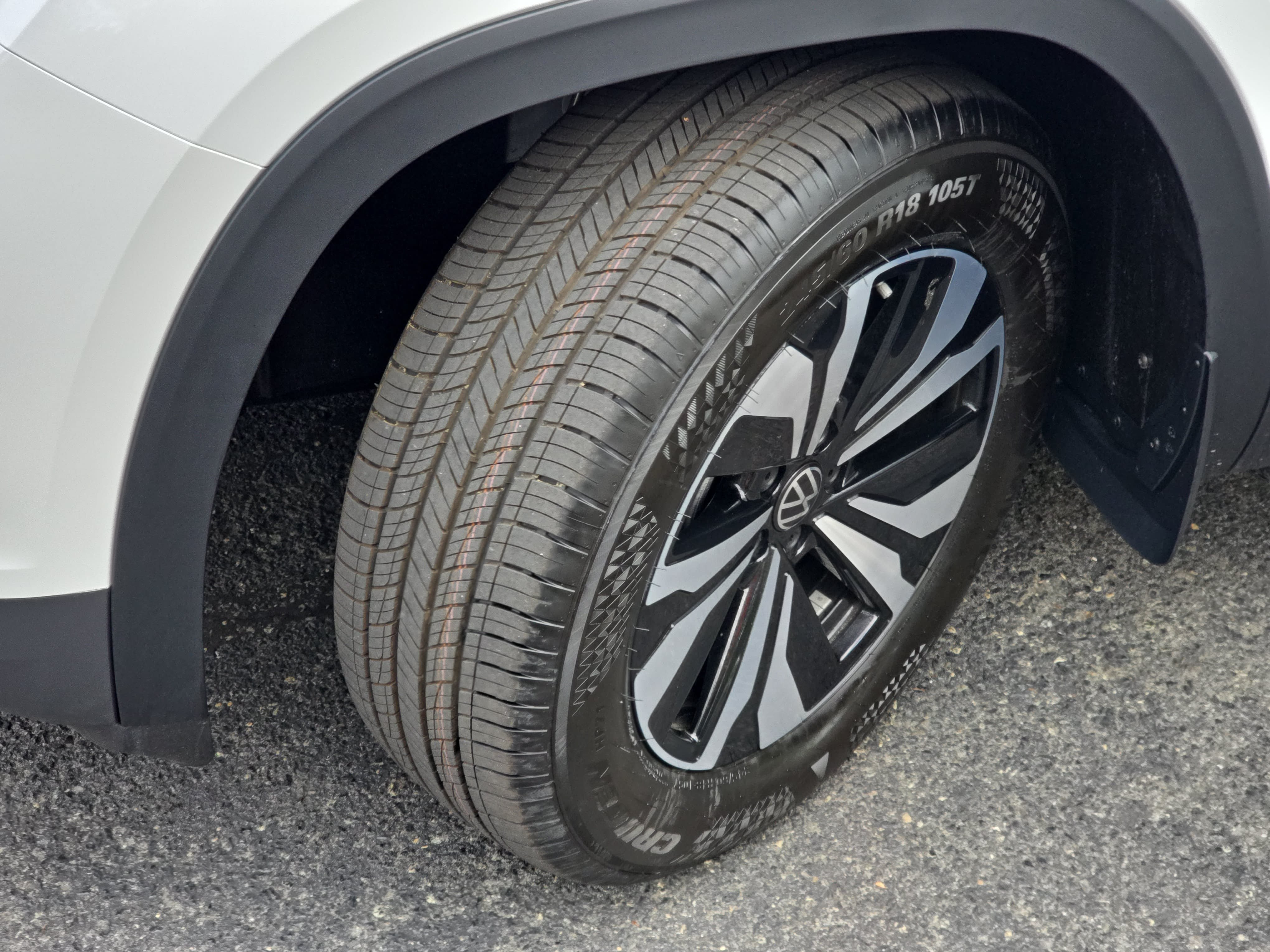 New 2026 Volkswagen Atlas Cross Sport SE FWD image 33